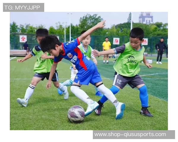 激情四溢的足球赛入场解说词带你领略赛场风云与球迷热情的完美结合