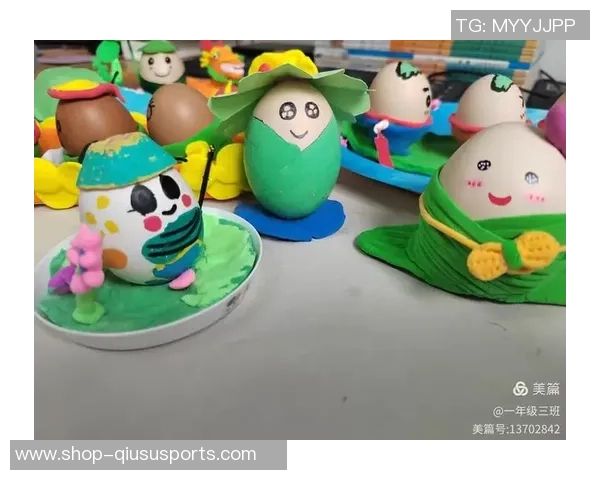 用彩泥创作的足球艺术品展现了童趣与创意的完美结合